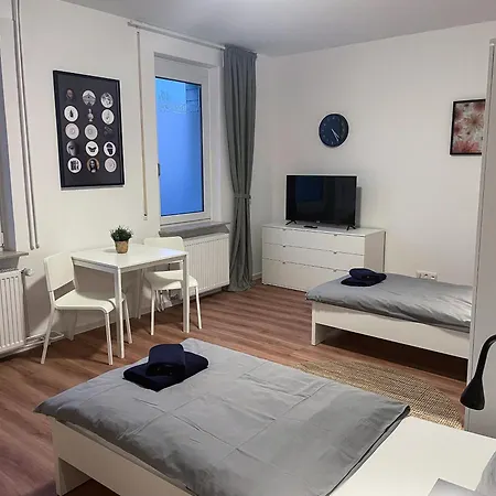 Lejlighed Bookandstay24 Die-burg Mit 4 Schlafzimmern, Kueche Und Balkon Bei Darmstadt, Frankfurt *
