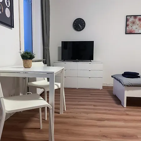 Bookandstay24 Die-burg Mit 4 Schlafzimmern, Kueche Und Balkon Bei Darmstadt, Frankfurt Lejlighed