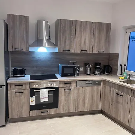 Bookandstay24 Die-burg Mit 4 Schlafzimmern, Kueche Und Balkon Bei Darmstadt, Frankfurt Lejlighed